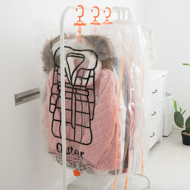 Vacuum bag for hanging clothes